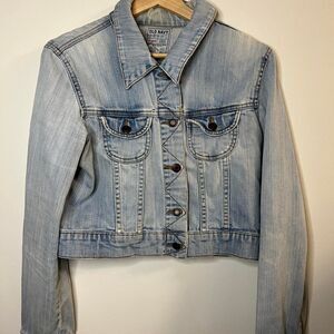 Retro Old Navy cropped light wash denim jacket. Womens Medium